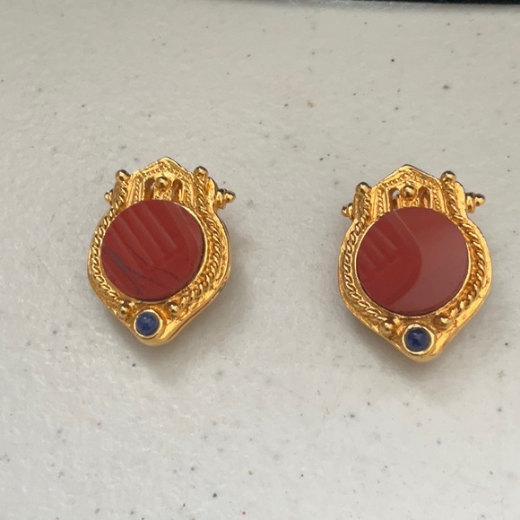 Vintage Carnelian Gold Disc Earrings - Picture 2 of 3